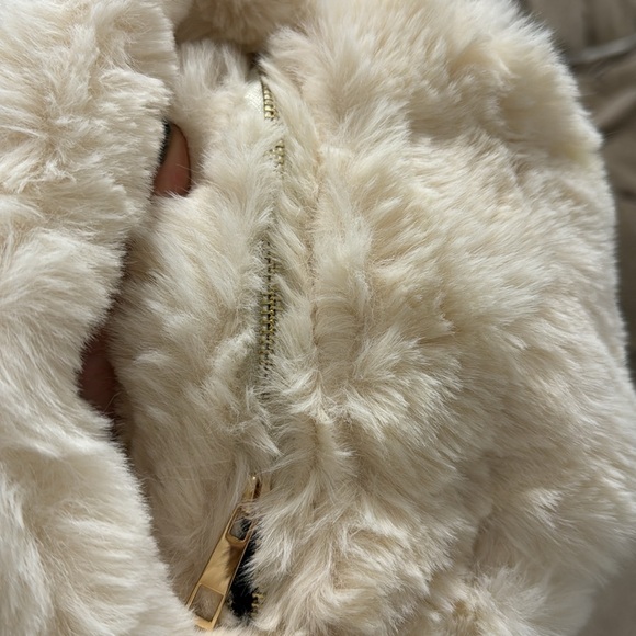 Faux Fur Handbag - Picture 2 of 3
